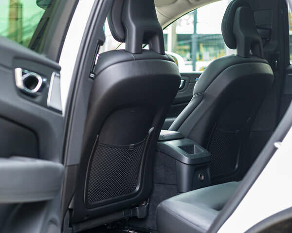 Білий Вольво ХС60, об'ємом двигуна 2 л та пробігом 101 тис. км за 36700 $, фото 25 на Automoto.ua