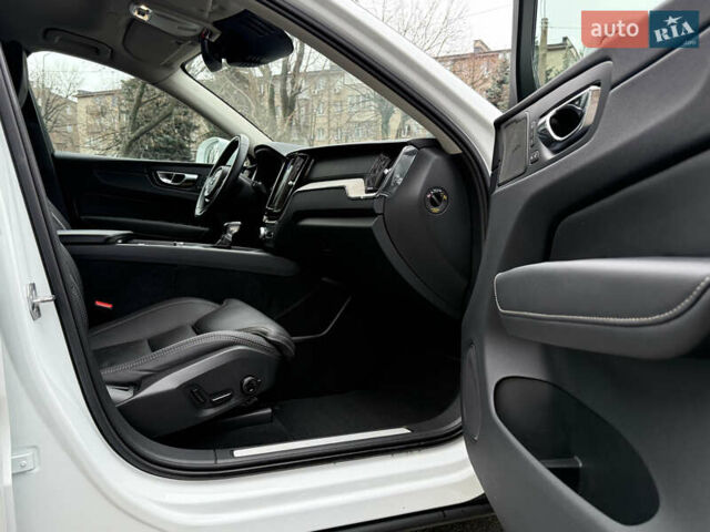 Белый Вольво ХС60, объемом двигателя 1.97 л и пробегом 63 тыс. км за 36800 $, фото 13 на Automoto.ua