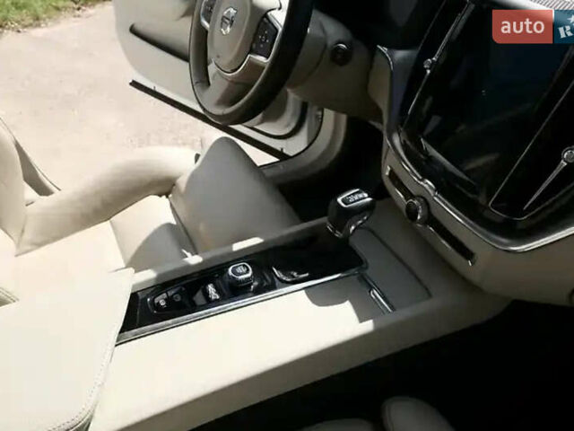 Белый Вольво ХС60, объемом двигателя 1.97 л и пробегом 98 тыс. км за 32900 $, фото 12 на Automoto.ua