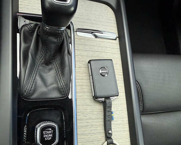 Белый Вольво ХС60, объемом двигателя 1.97 л и пробегом 63 тыс. км за 36800 $, фото 29 на Automoto.ua