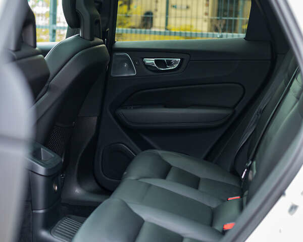 Білий Вольво ХС60, об'ємом двигуна 2 л та пробігом 101 тис. км за 36700 $, фото 26 на Automoto.ua