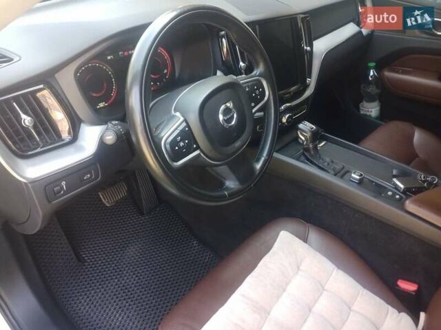 Вольво ХС60 2018 в Житомире на Automoto.ua Белый Вольво ХС60, объемом двигателя 2 л и пробегом 168 тыс. км за 31500 $, фото 14 на Automoto.ua