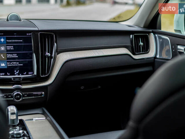 Білий Вольво ХС60, об'ємом двигуна 2 л та пробігом 101 тис. км за 36700 $, фото 37 на Automoto.ua