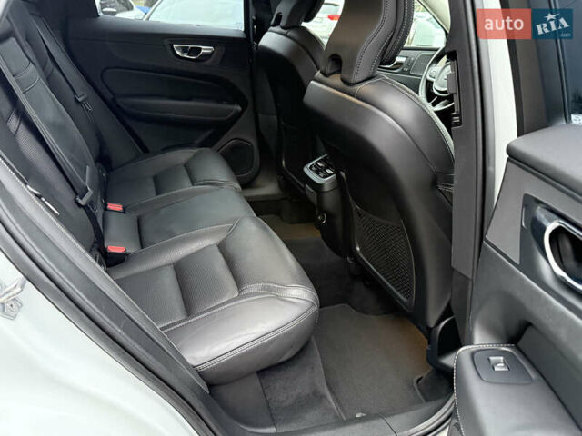 Белый Вольво ХС60, объемом двигателя 1.97 л и пробегом 63 тыс. км за 36800 $, фото 12 на Automoto.ua