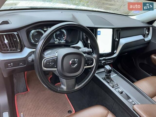 Белый Вольво ХС60, объемом двигателя 1.97 л и пробегом 118 тыс. км за 26500 $, фото 10 на Automoto.ua