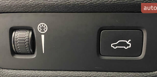 Белый Вольво ХС60, объемом двигателя 1.97 л и пробегом 130 тыс. км за 25950 $, фото 24 на Automoto.ua