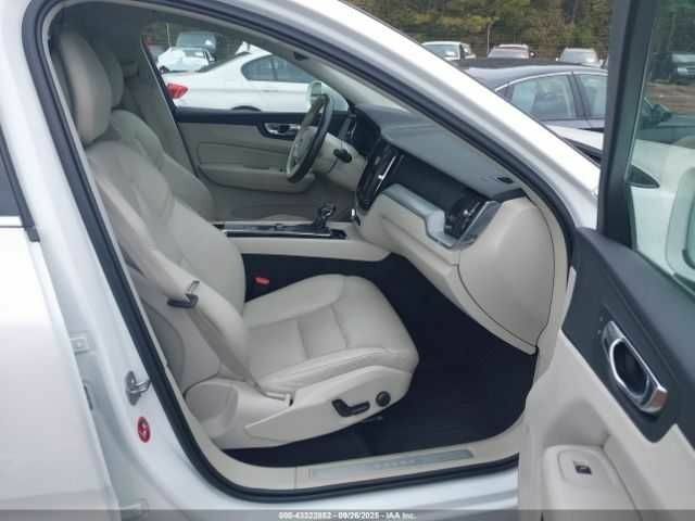 Белый Вольво ХС60, объемом двигателя 2 л и пробегом 72 тыс. км за 7000 $, фото 4 на Automoto.ua