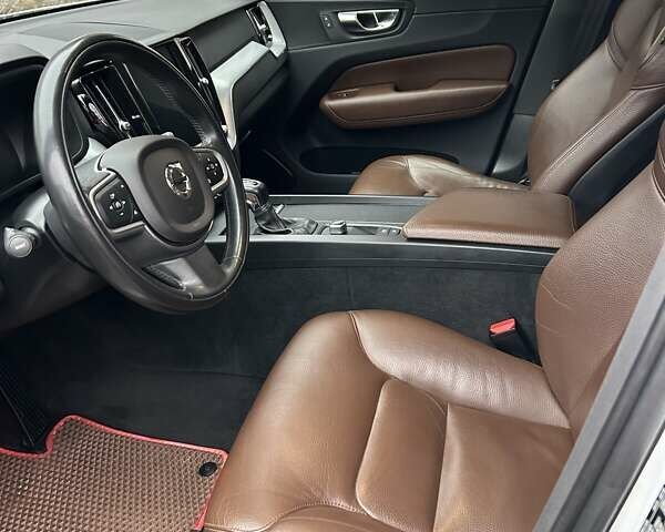 Белый Вольво ХС60, объемом двигателя 1.97 л и пробегом 118 тыс. км за 26500 $, фото 5 на Automoto.ua