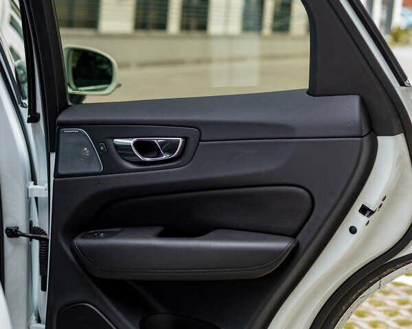 Білий Вольво ХС60, об'ємом двигуна 2 л та пробігом 101 тис. км за 36700 $, фото 33 на Automoto.ua