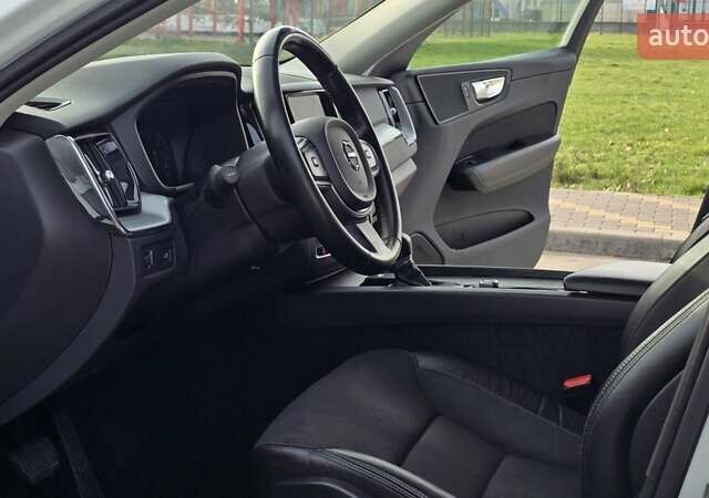 Белый Вольво ХС60, объемом двигателя 1.97 л и пробегом 160 тыс. км за 30900 $, фото 18 на Automoto.ua