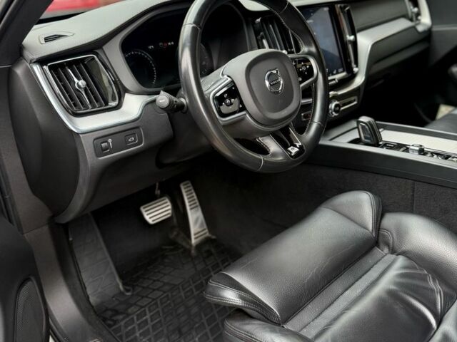 Белый Вольво ХС60, объемом двигателя 2 л и пробегом 186 тыс. км за 31000 $, фото 3 на Automoto.ua