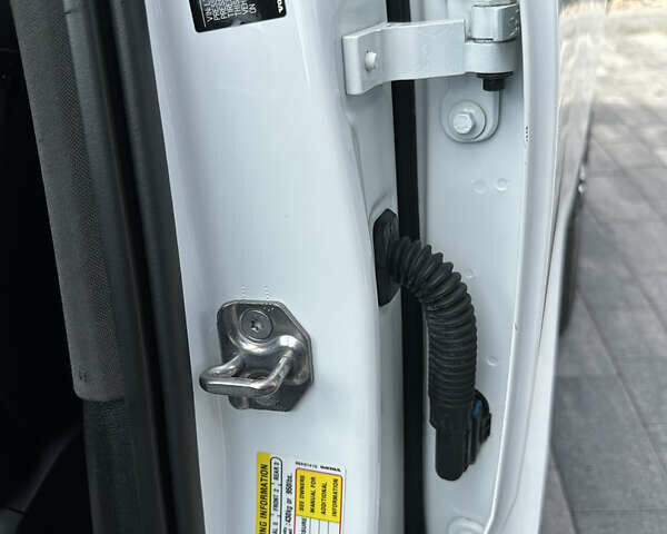 Белый Вольво ХС60, объемом двигателя 2 л и пробегом 113 тыс. км за 35000 $, фото 83 на Automoto.ua