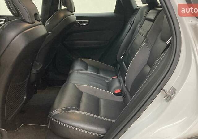 Белый Вольво ХС60, объемом двигателя 1.97 л и пробегом 203 тыс. км за 33750 $, фото 7 на Automoto.ua