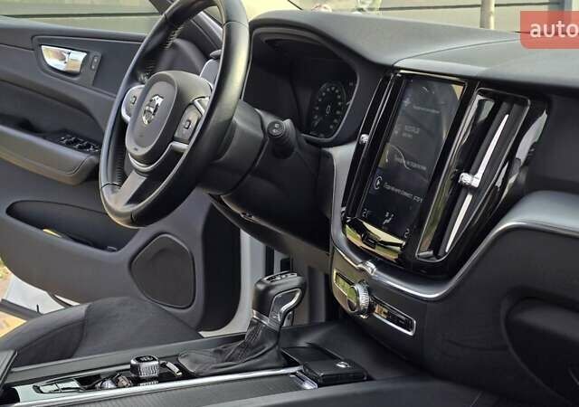 Белый Вольво ХС60, объемом двигателя 1.97 л и пробегом 160 тыс. км за 30900 $, фото 10 на Automoto.ua