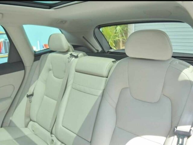 Білий Вольво ХС60, об'ємом двигуна 0 л та пробігом 79 тис. км за 28000 $, фото 12 на Automoto.ua