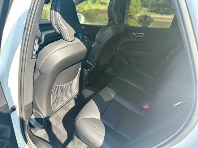 Вольво ХС60 2019 в Ровно на Automoto.ua Белый Вольво ХС60, объемом двигателя 2 л и пробегом 46 тыс. км за 16900 $, фото 14 на Automoto.ua