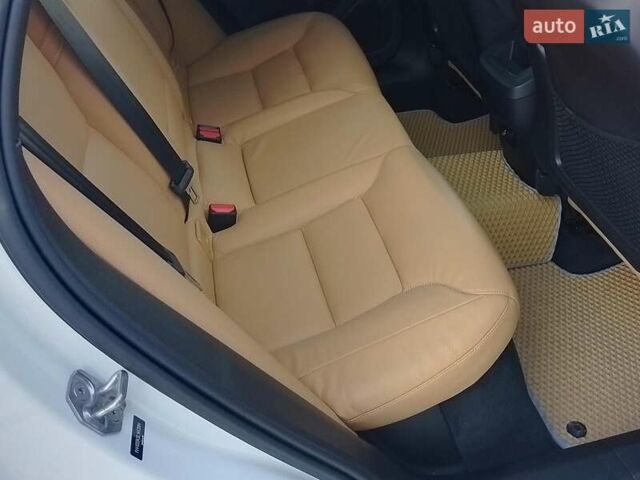 Белый Вольво ХС60, объемом двигателя 2 л и пробегом 89 тыс. км за 23490 $, фото 29 на Automoto.ua