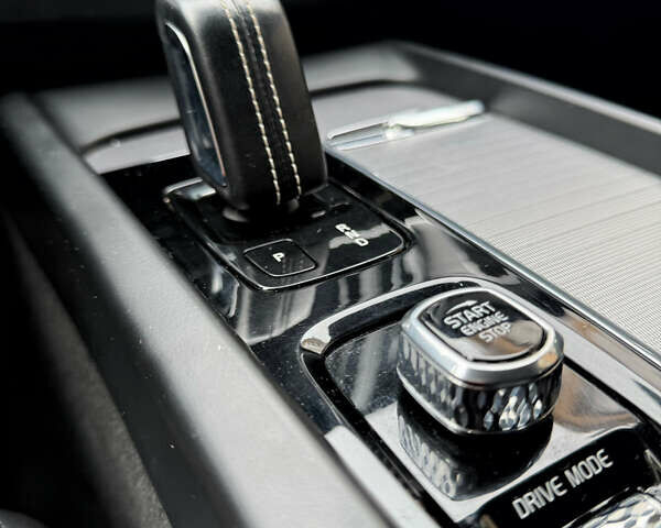 Білий Вольво ХС60, об'ємом двигуна 1.97 л та пробігом 192 тис. км за 31000 $, фото 2 на Automoto.ua