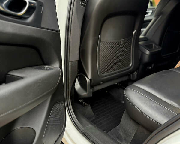 Білий Вольво ХС60, об'ємом двигуна 1.97 л та пробігом 192 тис. км за 31000 $, фото 9 на Automoto.ua