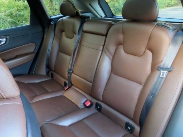 Белый Вольво ХС60, объемом двигателя 2 л и пробегом 47 тыс. км за 6000 $, фото 11 на Automoto.ua