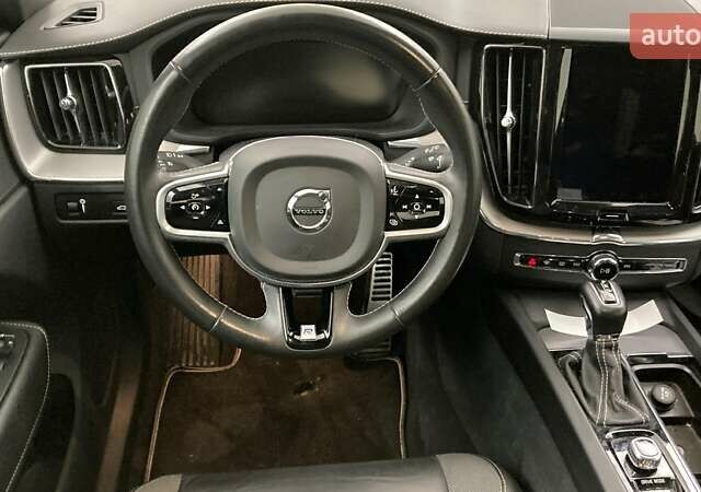 Белый Вольво ХС60, объемом двигателя 1.97 л и пробегом 203 тыс. км за 33750 $, фото 5 на Automoto.ua