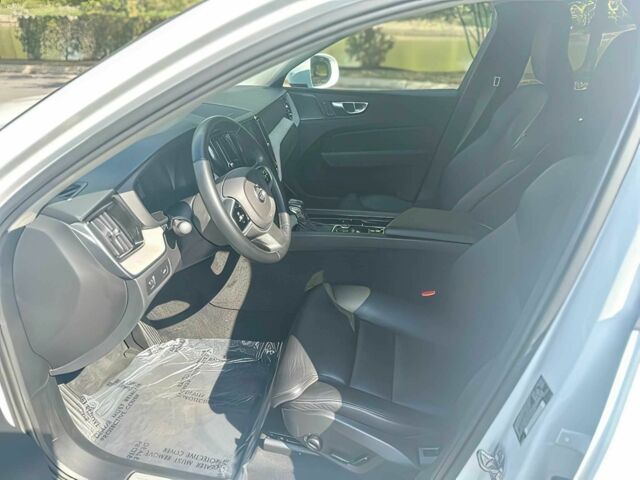 Вольво ХС60 2019 в Ровно на Automoto.ua Белый Вольво ХС60, объемом двигателя 2 л и пробегом 46 тыс. км за 16900 $, фото 8 на Automoto.ua