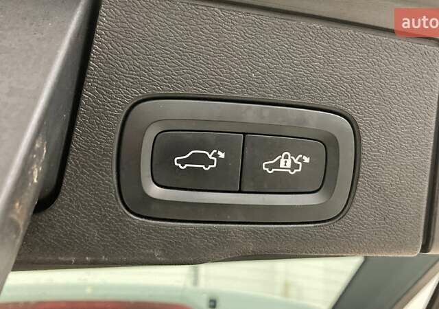 Белый Вольво ХС60, объемом двигателя 1.97 л и пробегом 203 тыс. км за 33750 $, фото 14 на Automoto.ua