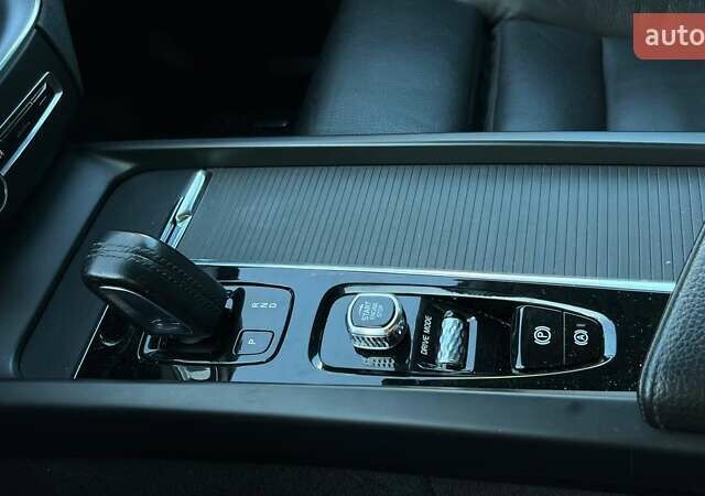 Белый Вольво ХС60, объемом двигателя 1.97 л и пробегом 192 тыс. км за 33000 $, фото 17 на Automoto.ua