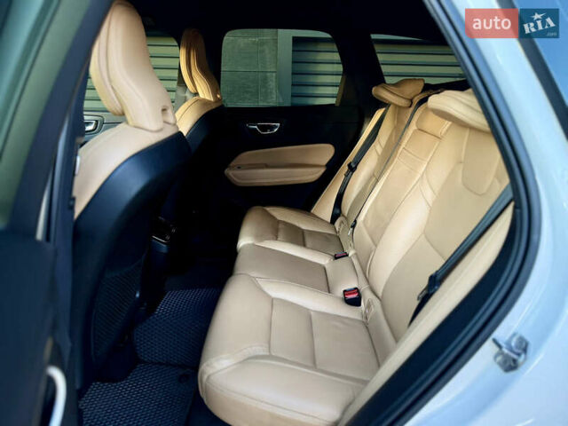 Белый Вольво ХС60, объемом двигателя 1.97 л и пробегом 155 тыс. км за 36000 $, фото 18 на Automoto.ua