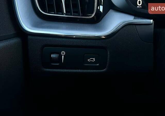 Белый Вольво ХС60, объемом двигателя 1.97 л и пробегом 192 тыс. км за 33000 $, фото 22 на Automoto.ua