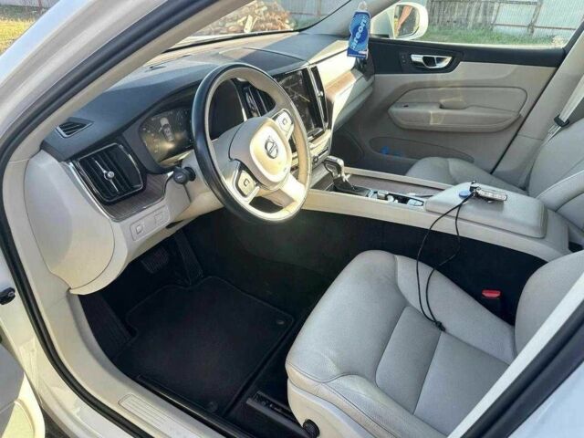 Белый Вольво ХС60, объемом двигателя 0 л и пробегом 84 тыс. км за 14700 $, фото 2 на Automoto.ua