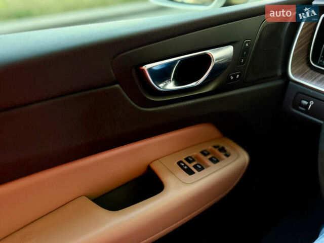 Белый Вольво ХС60, объемом двигателя 1.97 л и пробегом 155 тыс. км за 36000 $, фото 16 на Automoto.ua