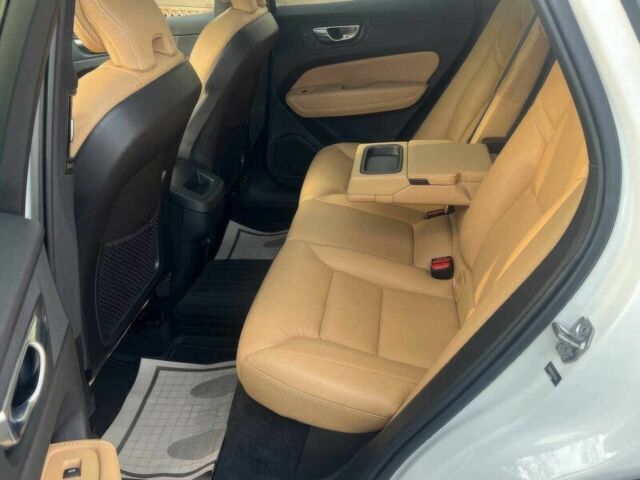 Белый Вольво ХС60, объемом двигателя 2 л и пробегом 34 тыс. км за 24400 $, фото 8 на Automoto.ua