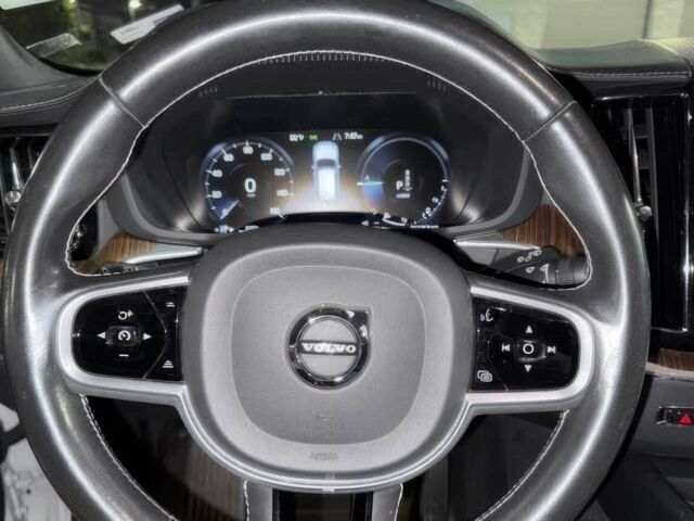 Белый Вольво ХС60, объемом двигателя 2 л и пробегом 32 тыс. км за 25000 $, фото 8 на Automoto.ua