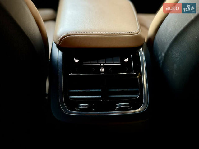 Белый Вольво ХС60, объемом двигателя 1.97 л и пробегом 155 тыс. км за 36000 $, фото 19 на Automoto.ua