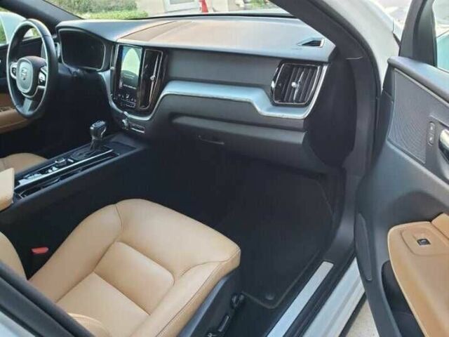 Белый Вольво ХС60, объемом двигателя 2 л и пробегом 70 тыс. км за 18700 $, фото 7 на Automoto.ua