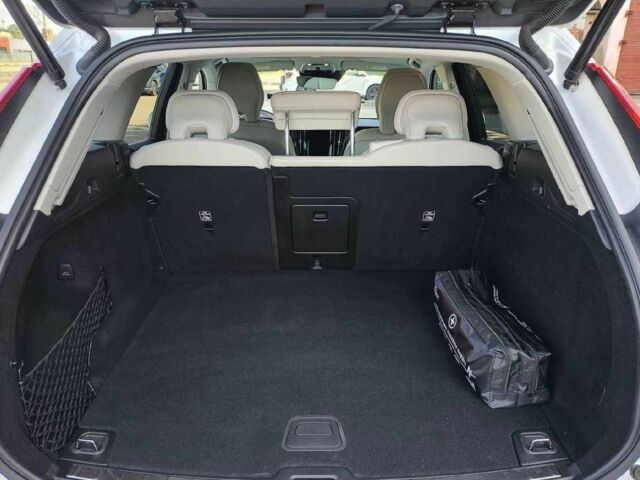 Вольво ХС60 2020 в Киеве на Automoto.ua Белый Вольво ХС60, объемом двигателя 0 л и пробегом 69 тыс. км за 16800 $, фото 15 на Automoto.ua