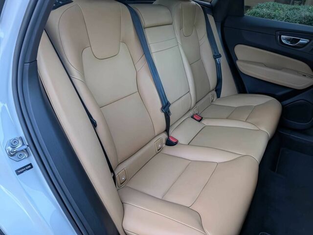 Белый Вольво ХС60, объемом двигателя 2 л и пробегом 44 тыс. км за 14000 $, фото 14 на Automoto.ua