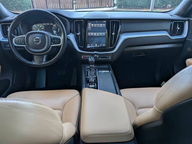 Білий Вольво ХС60, об'ємом двигуна 2 л та пробігом 33 тис. км за 16000 $, фото 9 на Automoto.ua