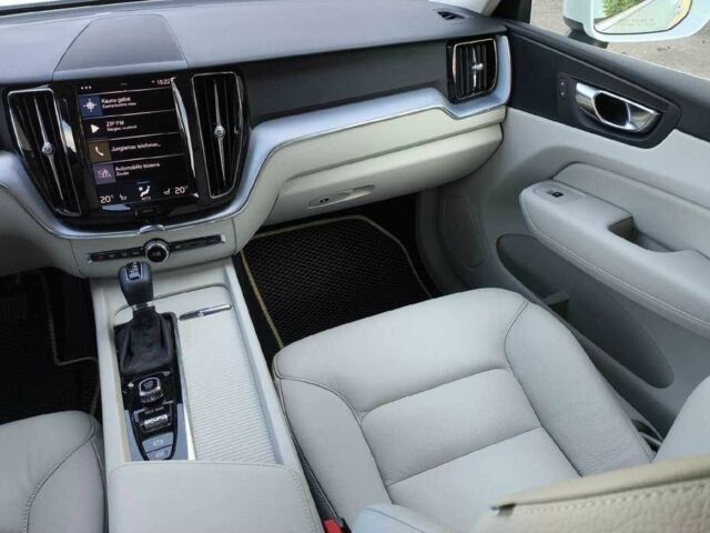 Вольво ХС60 2020 в Киеве на Automoto.ua Белый Вольво ХС60, объемом двигателя 0 л и пробегом 69 тыс. км за 16800 $, фото 12 на Automoto.ua