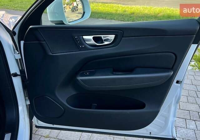 Белый Вольво ХС60, объемом двигателя 1.97 л и пробегом 192 тыс. км за 33000 $, фото 37 на Automoto.ua