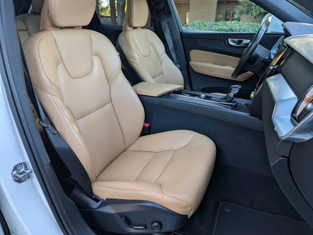 Білий Вольво ХС60, об'ємом двигуна 2 л та пробігом 33 тис. км за 16000 $, фото 12 на Automoto.ua