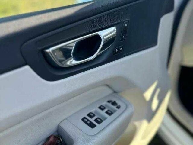 Белый Вольво ХС60, объемом двигателя 0 л и пробегом 84 тыс. км за 14700 $, фото 6 на Automoto.ua