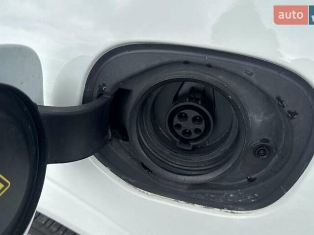 Білий Вольво ХС60, об'ємом двигуна 0 л та пробігом 128 тис. км за 12100 $, фото 13 на Automoto.ua