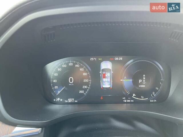 Белый Вольво ХС60, объемом двигателя 1.97 л и пробегом 42 тыс. км за 44500 $, фото 31 на Automoto.ua