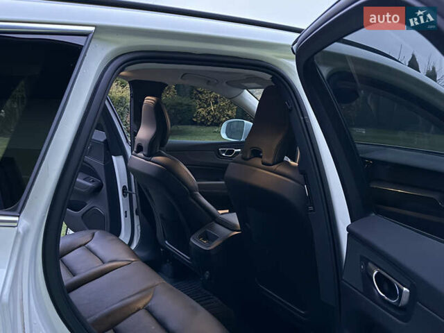 Білий Вольво ХС60, об'ємом двигуна 1.97 л та пробігом 68 тис. км за 33500 $, фото 18 на Automoto.ua