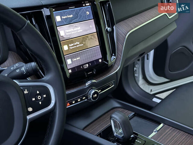 Білий Вольво ХС60, об'ємом двигуна 1.97 л та пробігом 68 тис. км за 33500 $, фото 6 на Automoto.ua