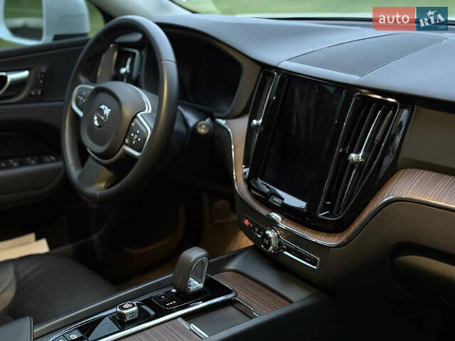 Білий Вольво ХС60, об'ємом двигуна 1.97 л та пробігом 68 тис. км за 33500 $, фото 26 на Automoto.ua