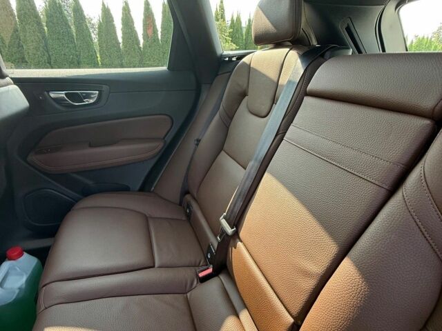 Білий Вольво ХС60, об'ємом двигуна 2 л та пробігом 63 тис. км за 25999 $, фото 4 на Automoto.ua