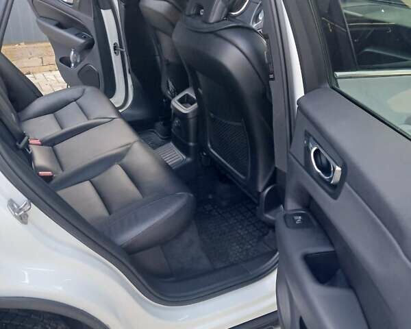 Белый Вольво ХС60, объемом двигателя 1.97 л и пробегом 43 тыс. км за 39500 $, фото 7 на Automoto.ua